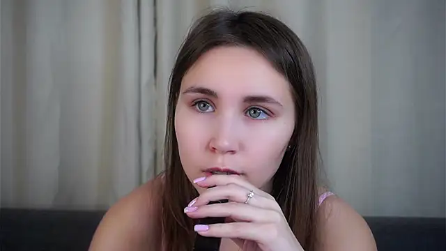 Snapshot of EthalFlowers chatting on November 14, 2025, 1:20 am EthalFlowers online show from November 14, 2025, 1:20 am