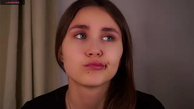 Snapshot of EthalFlowers chatting on December 1, 2025, 11:27 pm EthalFlowers online show from December 1, 2025, 11:27 pm