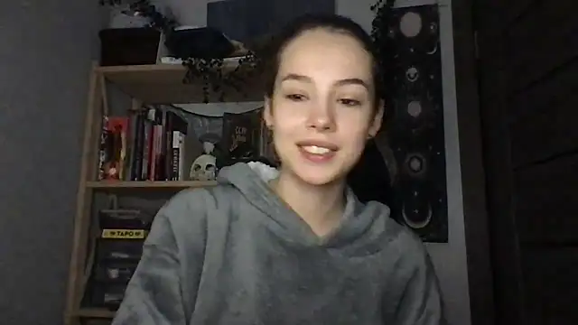 Yuna5343 online show from March 3, 2026, 9:11 pm