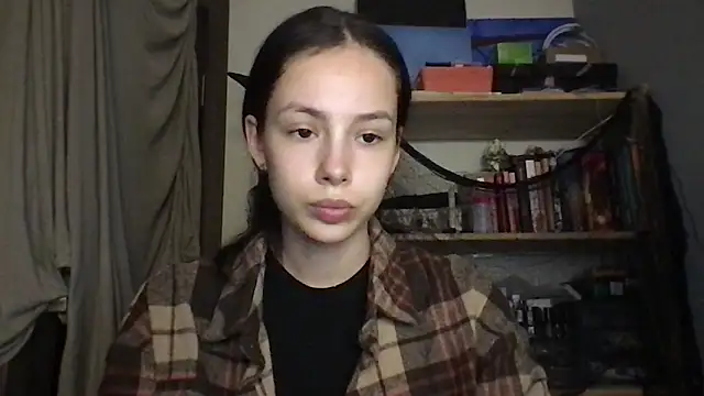 Yuna5343 online show from November 5, 2025, 8:01 pm