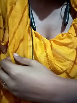 Snapshot of kaviyaponnu0987 chatting on March 29, 2026, 7:26 pm kaviyaponnu0987 online show from March 29, 2026, 7:26 pm