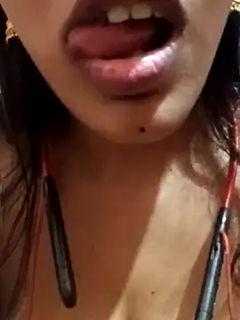 Snapshot of kaviyaponnu0987 chatting on September 25, 2025, 12:11 pm kaviyaponnu0987 online show from September 25, 2025, 12:11 pm