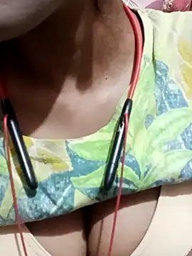 Snapshot of kaviyaponnu0987 chatting on September 20, 2025, 10:42 am kaviyaponnu0987 online show from September 20, 2025, 10:42 am