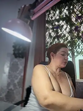 Snapshot of Bigass_curvy chatting on March 2, 2026, 6:37 pm Bigass curvy online show from March 2, 2026, 6:37 pm