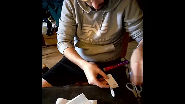 Snapshot of _SpicyStuff_@xh chatting on December 3, 2025, 11:20 am SpicyStuff xh online show from December 3, 2025, 11:20 am