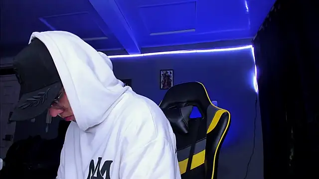 alexgiraldo   online show from October 30, 2025, 10:24 am