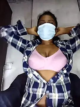 Snapshot of MickMicky chatting on October 27, 2025, 12:33 am MickMicky online show from October 27, 2025, 12:33 am