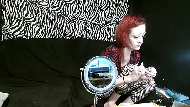 Snapshot of Splash_Queen420 chatting on November 19, 2025, 7:08 am Splash Queen420 online show from November 19, 2025, 7:08 am