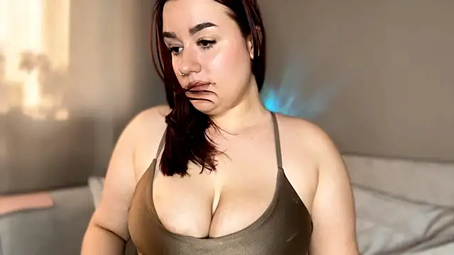 Snapshot of MissAdena chatting on June 9, 2026, 10:38 am MissAdena online show from June 9, 2026, 10:38 am