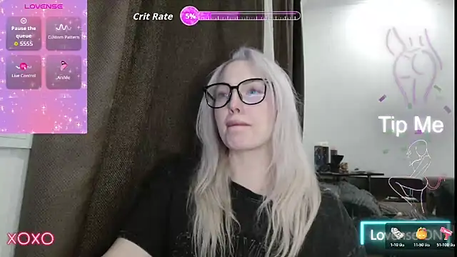 Snapshot of SpaceMarsi chatting on December 14, 2025, 3:28 pm SpaceMarsi online show from December 14, 2025, 3:28 pm