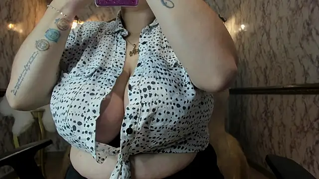 Snapshot of irenne_wilsonn chatting on September 25, 2025, 12:33 pm irenne wilsonn online show from September 25, 2025, 12:33 pm