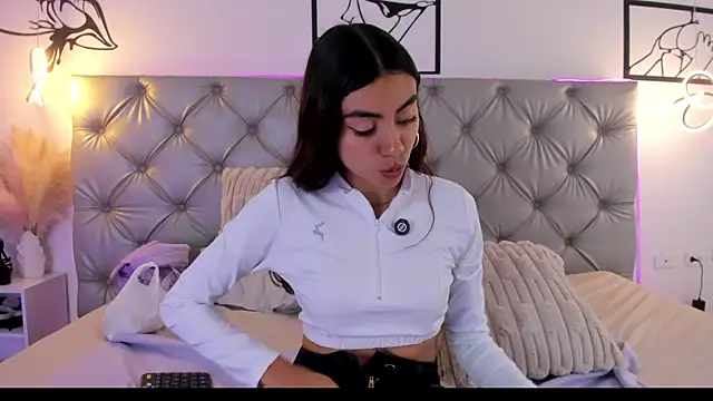 Naughty Couple83 online show from April 15, 2026, 4:44 pm