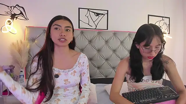 Snapshot of Naughty_Couple83 chatting on November 25, 2025, 3:34 pm Naughty Couple83 online show from November 25, 2025, 3:34 pm