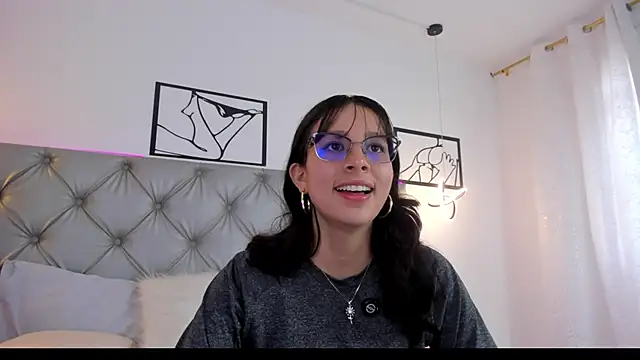 Naughty Couple83 online show from April 17, 2026, 8:33 pm