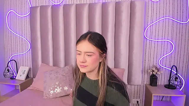 SamanthaPeachss online show from November 4, 2025, 12:09 pm