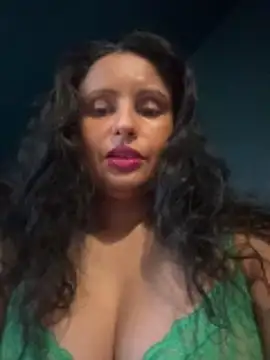 Snapshot of Angelaarayexx chatting on December 16, 2025, 12:31 pm Angelaarayexx online show from December 16, 2025, 12:31 pm