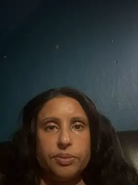 Snapshot of Angelaarayexx chatting on October 19, 2025, 11:29 pm Angelaarayexx online show from October 19, 2025, 11:29 pm