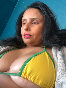 Snapshot of Angelaarayexx chatting on November 21, 2025, 11:31 am Angelaarayexx online show from November 21, 2025, 11:31 am