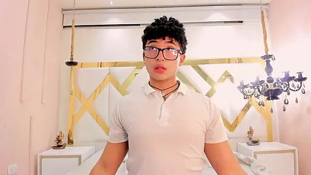 Snapshot of Valentin0_3 chatting on October 25, 2025, 11:42 am Valentin0 3 online show from October 25, 2025, 11:42 am