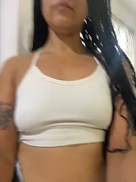 Samara Hadi  online show from October 24, 2025, 9:47 pm