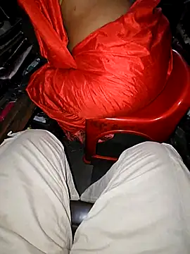 Snapshot of indianhotwife639 chatting on September 14, 2025, 5:30 am indianhotwife639 online show from September 14, 2025, 5:30 am