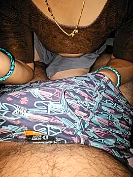 Snapshot of indianhotwife639 chatting on October 8, 2025, 10:10 pm indianhotwife639 online show from October 8, 2025, 10:10 pm