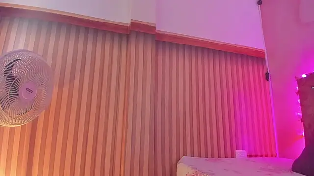 Mila grace  online show from April 13, 2026, 6:34 pm