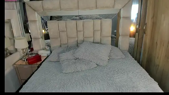 Snapshot of MaddyGray_ chatting on November 6, 2025, 7:07 pm MaddyGray online show from November 6, 2025, 7:07 pm