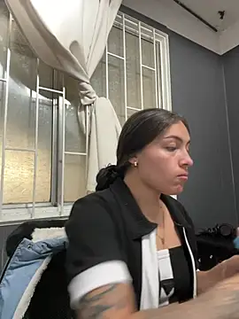 Alyha Cortes online show from February 4, 2026, 1:17 pm