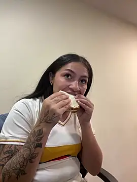 Alyha Cortes online show from March 26, 2026, 1:42 pm