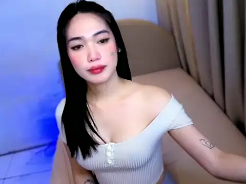 Madmoisellex online show from May 25, 2026, 7:45 pm