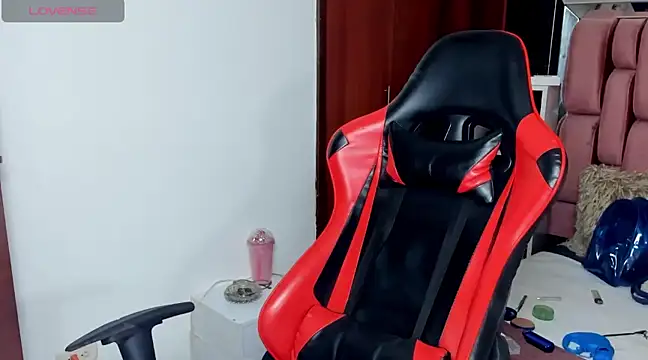 Snapshot of sara_slut21 chatting on March 11, 2025, 2:42 am sara slut21 online show from March 11, 2025, 2:42 am