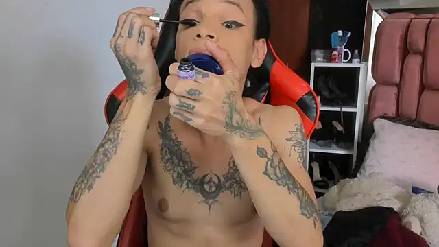 Snapshot of sara_slut21 chatting on March 22, 2025, 12:46 pm sara slut21 online show from March 22, 2025, 12:46 pm