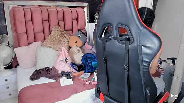 Snapshot of sara_slut21 chatting on February 7, 2025, 8:31 pm sara slut21 online show from February 7, 2025, 8:31 pm