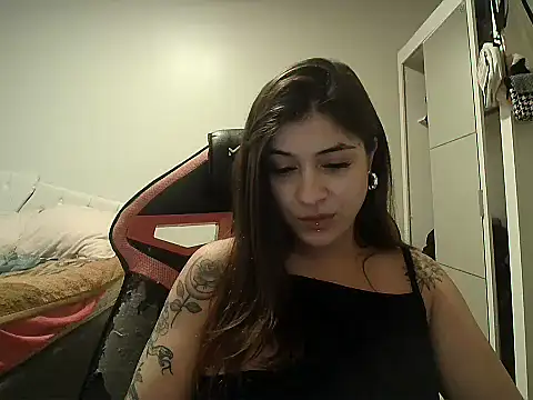 Snapshot of Becca_B chatting on November 16, 2025, 9:30 pm Becca B online show from November 16, 2025, 9:30 pm