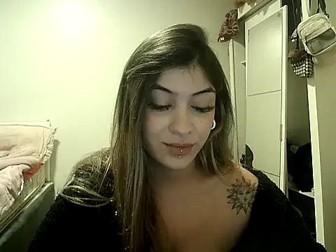 Snapshot of Becca_B chatting on May 24, 2026, 8:42 pm Becca B online show from May 24, 2026, 8:42 pm