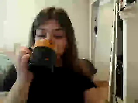 Snapshot of Becca_B chatting on May 8, 2026, 3:05 pm Becca B online show from May 8, 2026, 3:05 pm
