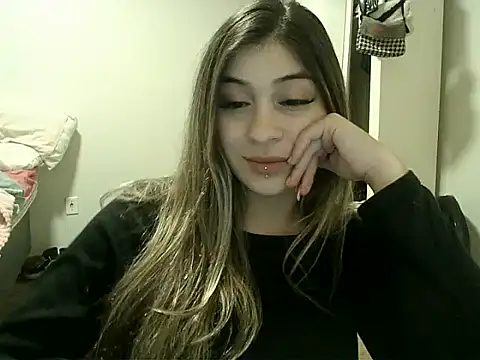 Snapshot of Becca_B chatting on May 16, 2026, 7:29 am Becca B online show from May 16, 2026, 7:29 am