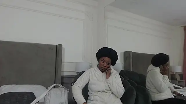 Snapshot of NatashaSilver chatting on November 20, 2025, 1:01 pm NatashaSilver online show from November 20, 2025, 1:01 pm