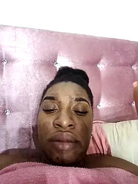 Snapshot of NatashaSilver chatting on December 14, 2025, 9:15 am NatashaSilver online show from December 14, 2025, 9:15 am