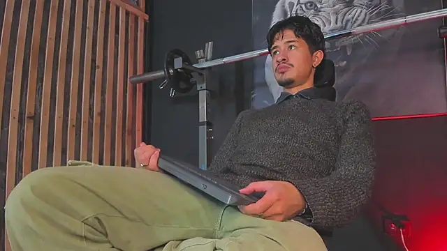 Snapshot of DimitriDeluxe chatting on November 20, 2025, 7:47 pm DimitriDeluxe online show from November 20, 2025, 7:47 pm