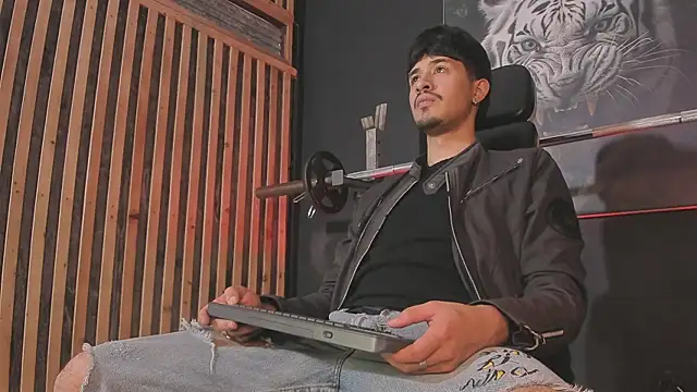 Snapshot of DimitriDeluxe chatting on December 5, 2025, 8:17 pm DimitriDeluxe online show from December 5, 2025, 8:17 pm