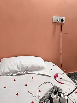 Shalu G online show from October 22, 2025, 8:36 am