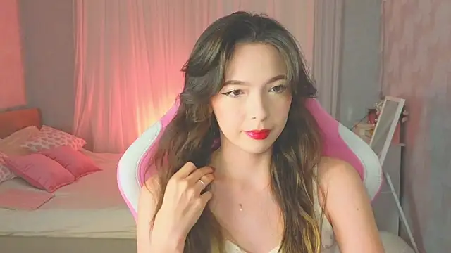 Snapshot of yuna_sunshy chatting on October 22, 2025, 11:25 pm yuna sunshy online show from October 22, 2025, 11:25 pm