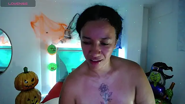 Snapshot of michel_rous_ chatting on October 31, 2025, 1:24 am michel rous online show from October 31, 2025, 1:24 am