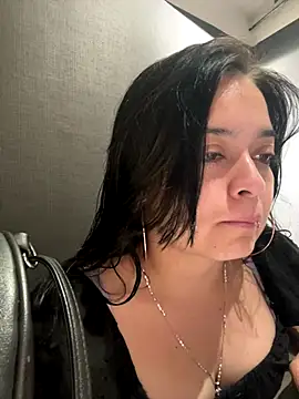 Snapshot of Emily_Rivers_ chatting on October 28, 2025, 1:21 pm Emily Rivers online show from October 28, 2025, 1:21 pm