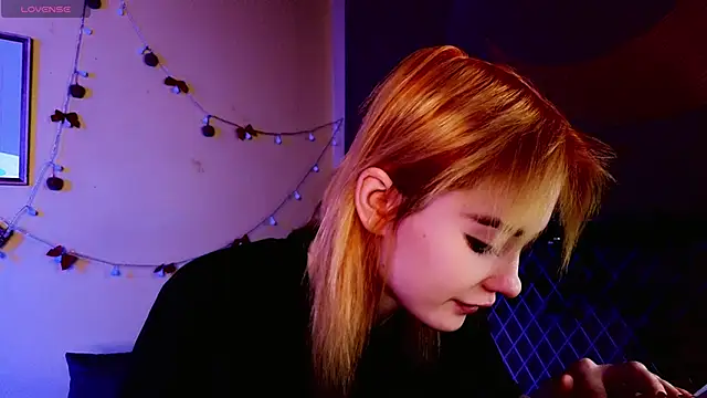 Snapshot of Kiara_Dream chatting on January 7, 2026, 9:53 pm Kiara Dream online show from January 7, 2026, 9:53 pm