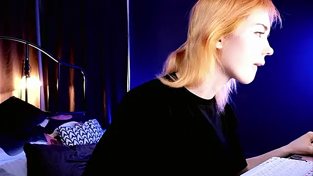 Snapshot of Kiara_Dream chatting on February 9, 2026, 9:24 pm Kiara Dream online show from February 9, 2026, 9:24 pm