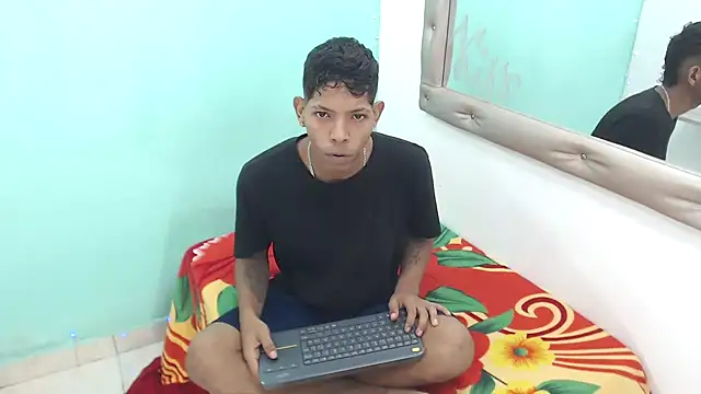 Snapshot of kloe_matias chatting on October 2, 2025, 9:29 pm kloe matias online show from October 2, 2025, 9:29 pm