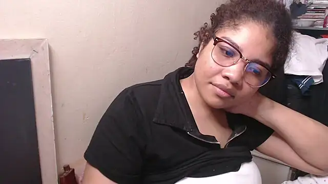 Snapshot of madelene chatting on March 10, 2025, 3:45 am madelene online show from March 10, 2025, 3:45 am